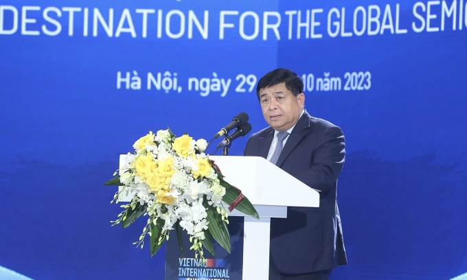 Bộ trưởng Kế hoạch và Đầu tư Nguyễn Chí Dũng phát biểu tại hội nghị. Ảnh: MPI