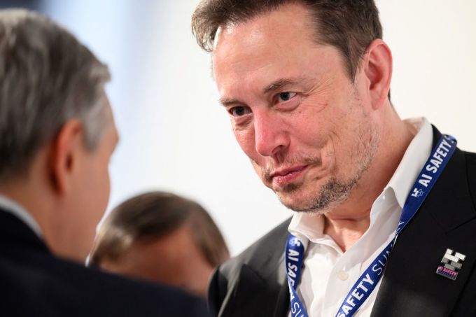 Elon Musk tại AI Safety Summit 2023. Ảnh: Reuters